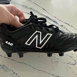 Like new - New Balance Boys' 442 V2 Academy FG Junior Soccer Shoe - size 13.5W